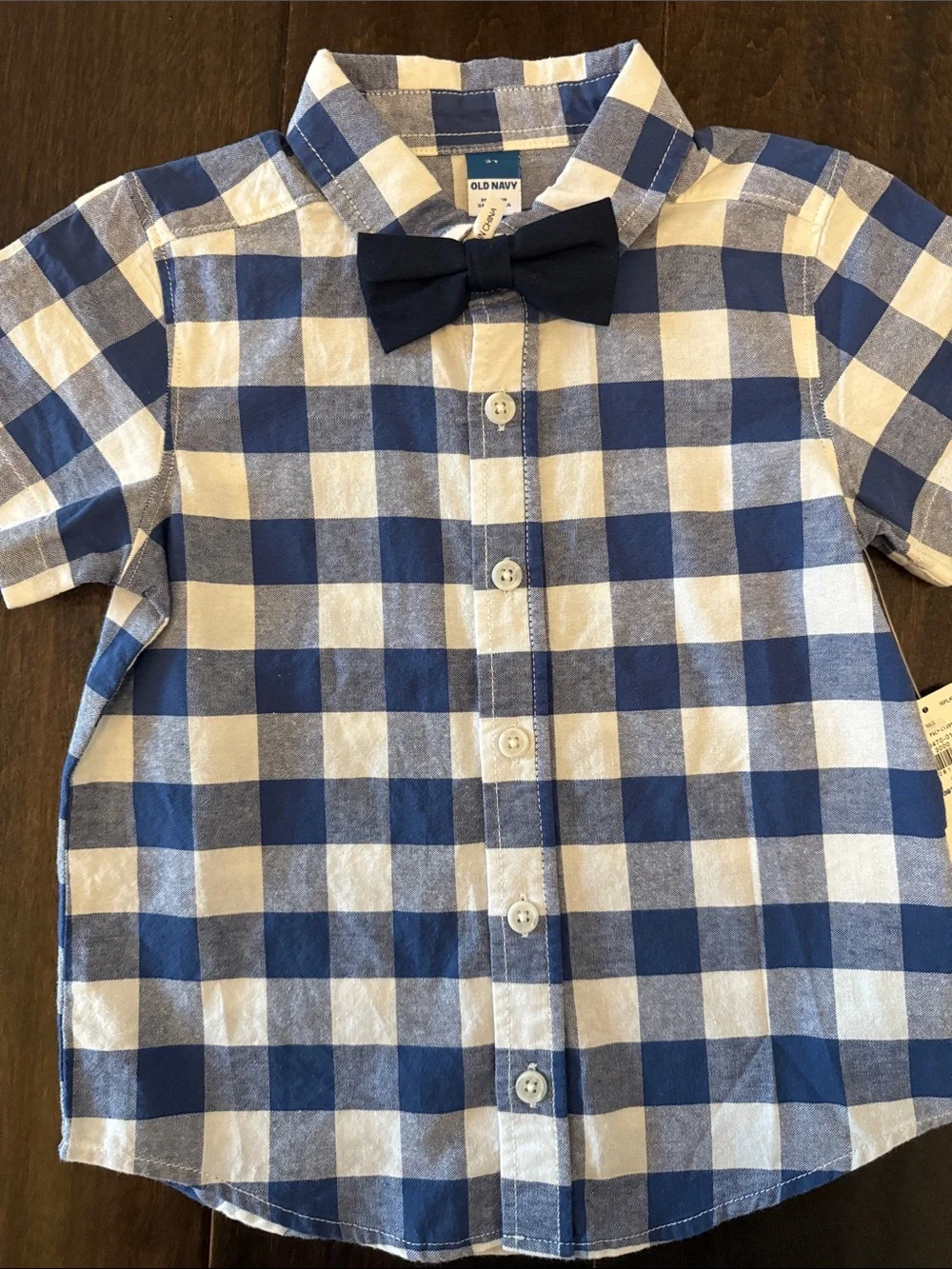 NWT Old Navy Blue and White Gingham Short-Sleeve Button-Down with Navy Bow Tie